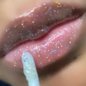 Ultra Reflective Lip Gloss